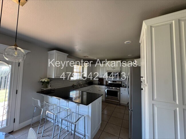 Building Photo - Beautiful Home | Prime Location