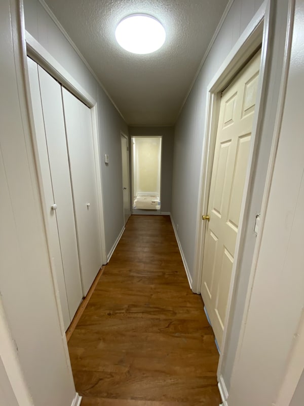 Building Photo - 165 Midway Dr