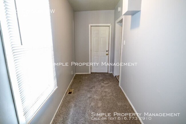 Building Photo - Nice 2 Bed 1 Bath on the NW Side!
