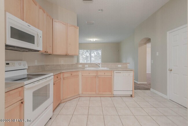 Building Photo - 684 Sid Dr