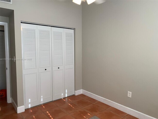 Building Photo - 7655 SW 106th Ave