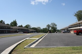 Building Photo - Lively Branch Apartments