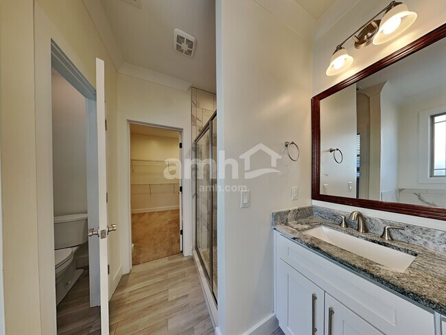 Building Photo - 430 Risen Star Dr