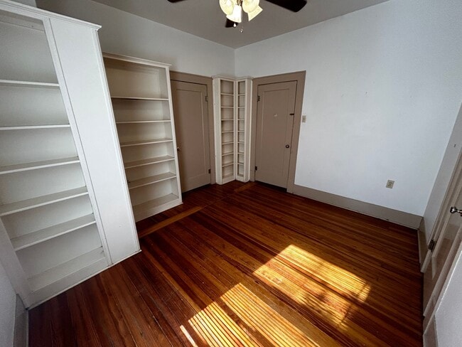 Building Photo - 826 E N 15th St