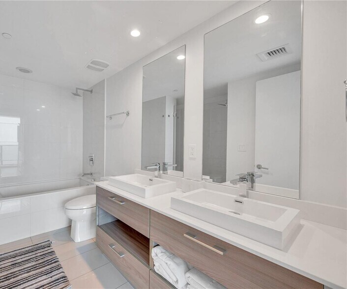 Building Photo - 1300 S Miami Ave