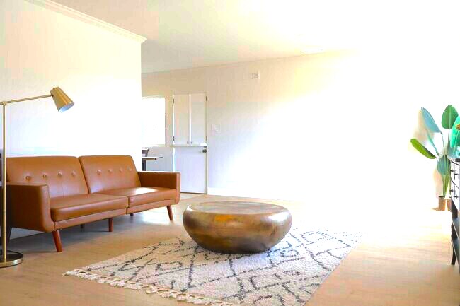 Primary Photo - 1375 Keniston Ave