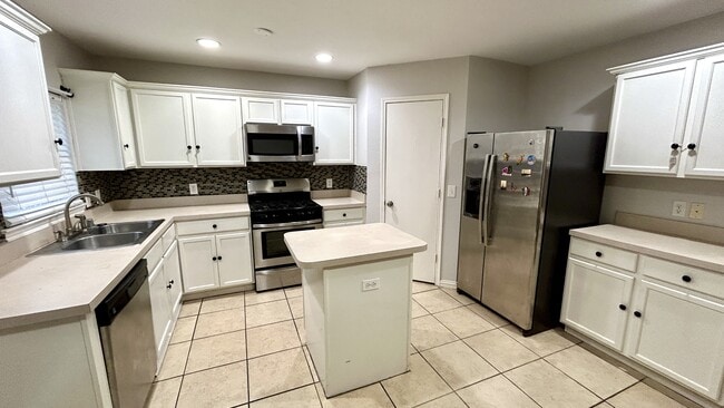 Building Photo - 111 Quail Run Dr