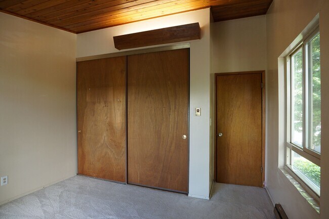 Building Photo - 100 Martin Luther King Jr Way