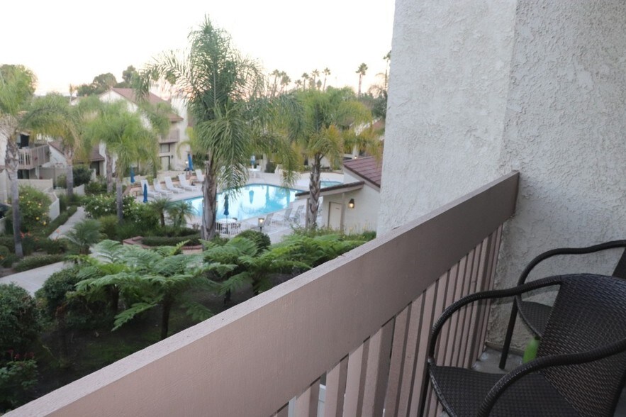 Building Photo - 1833 Caddington Dr