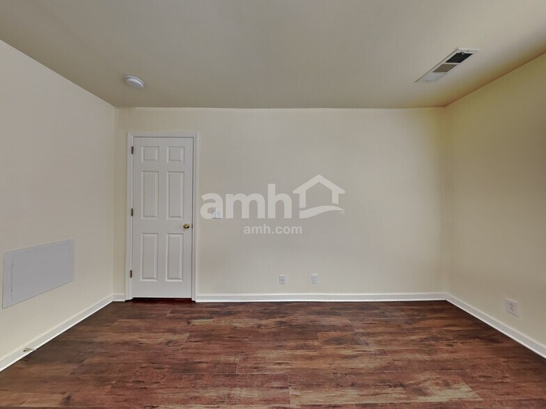 Building Photo - 605 Daniel Ct