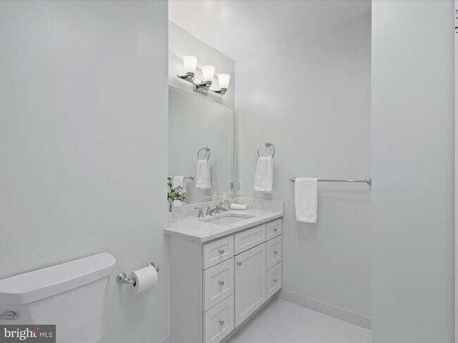 Building Photo - 9715 Ceralene Dr
