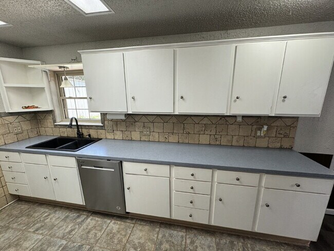 Building Photo - Beautiful 2 Bedroom 1 Bath House in Idalou
