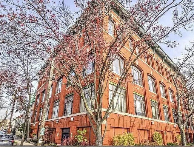 Building Photo - 120 Sherman Ave