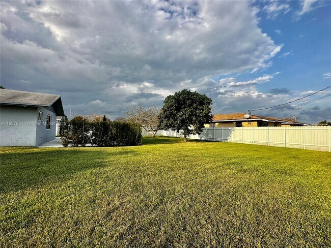 Building Photo - 18155 SW 105th Ave