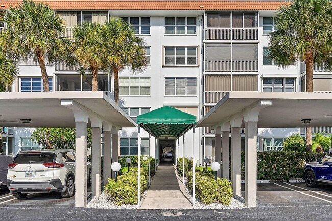 Building Photo - 931 Gardenia Dr