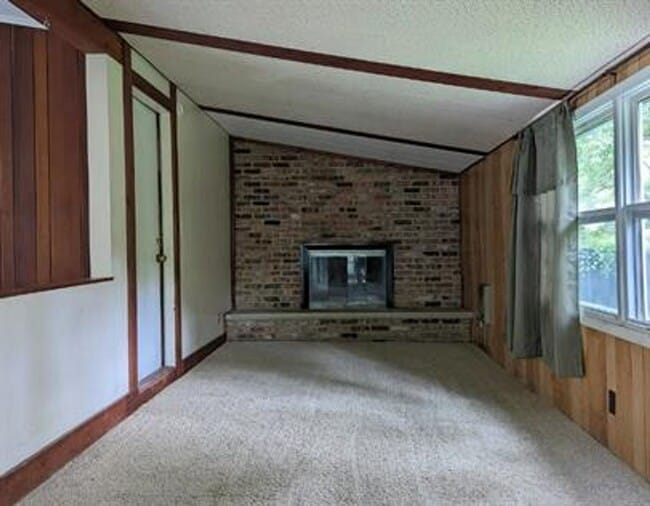 Building Photo - 714 Breen Dr