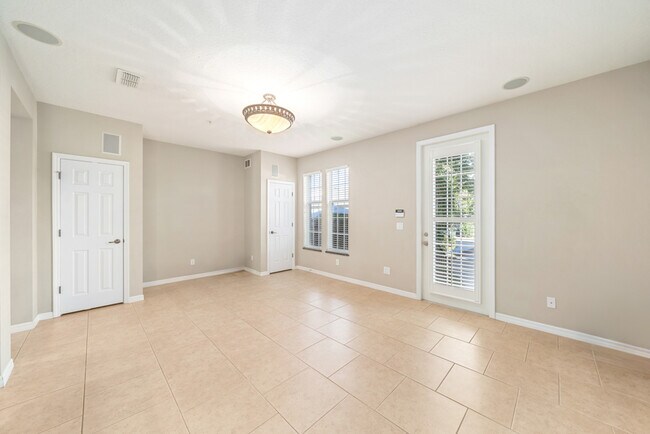 Building Photo - 2911 Upper Park Rd