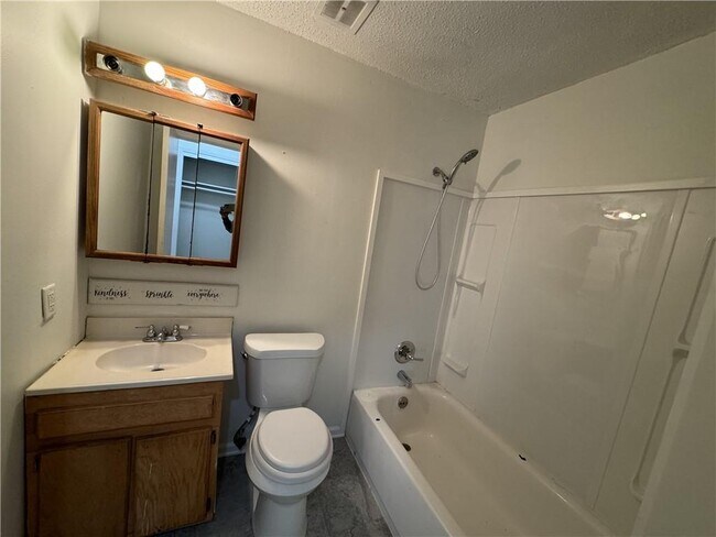 Building Photo - 7445 Bowers Ln