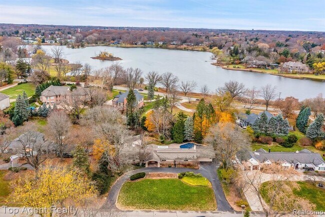 Building Photo - 5760 Snowshoe Cir