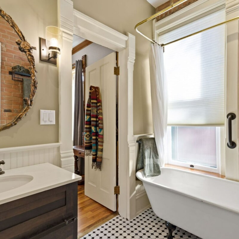 Building Photo - 503 Mathews St