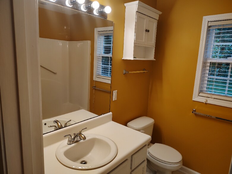 Building Photo - 6001 Mullens Dr