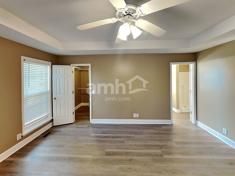 Building Photo - 705 Milbridge Ct