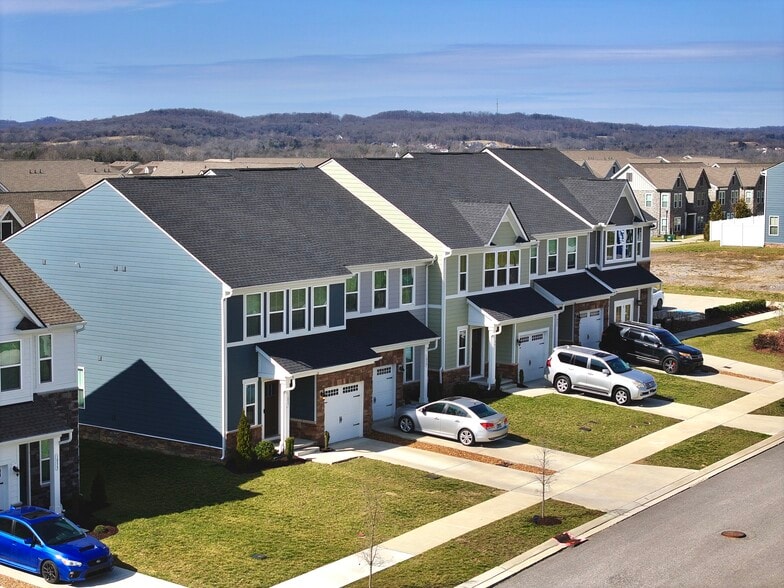 Building Photo - 1037 Clendening Dr