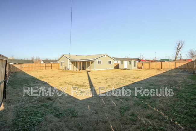 Building Photo - 1314 W Margaret Pl