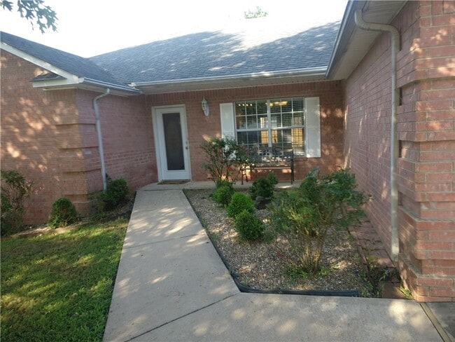 Building Photo - 2783 Boxwood Dr