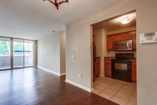 Building Photo - 1350 N Escondido Blvd