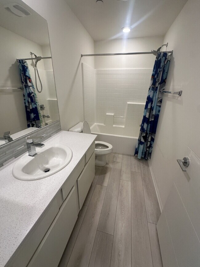 Building Photo - $4,400 - 4 Bed / 3.5 Bath Luxury Townhome in Suwerte Community in Otay Ranch