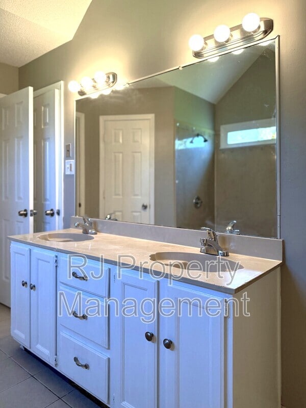 Building Photo - 4308 Ash Creek Cove