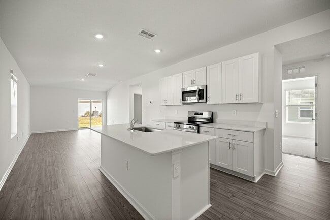 Building Photo - 3155 NE 38th St