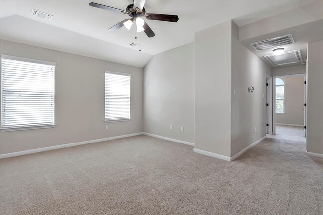 Building Photo - 209 Highland Horizon