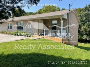 Building Photo - 800 Kirk Ave