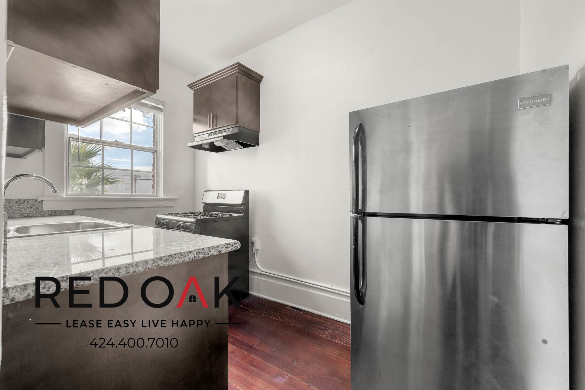 Building Photo - 1110 S Lake St