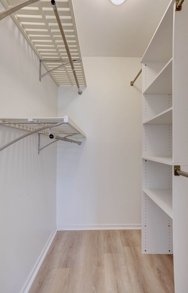 Building Photo - 2 BR/2 BA Garden Level Condo