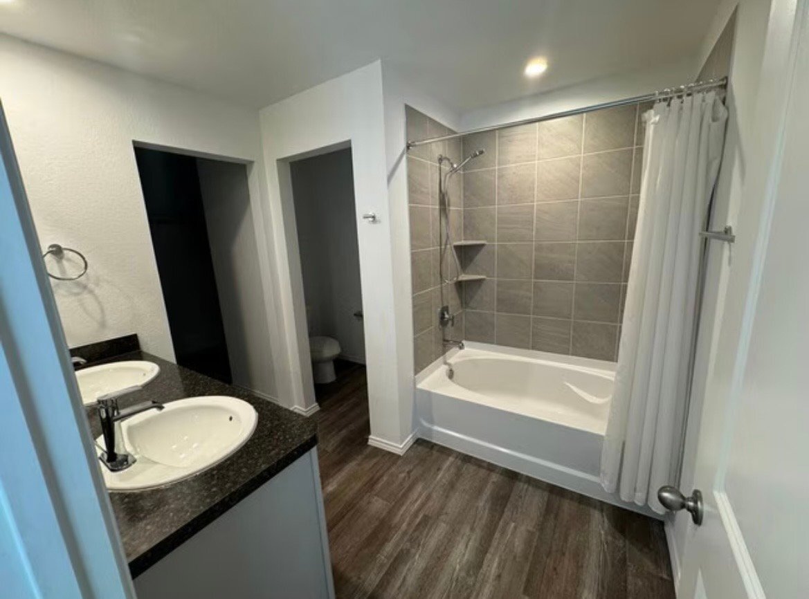 Building Photo - 24330 Saddlestone Green Dr
