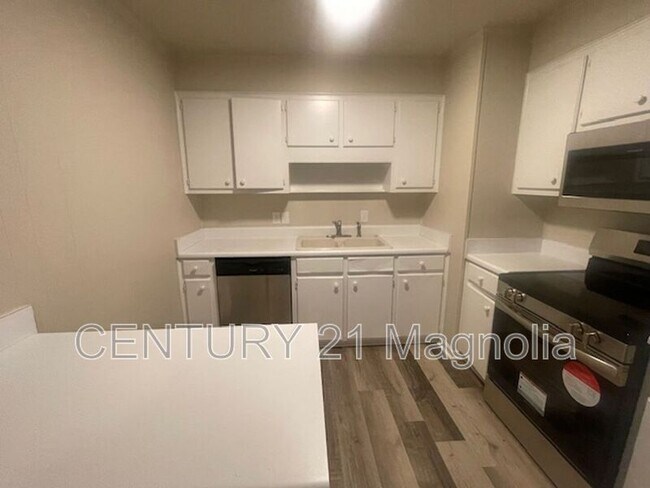 Building Photo - 504 Merrymonth Drive