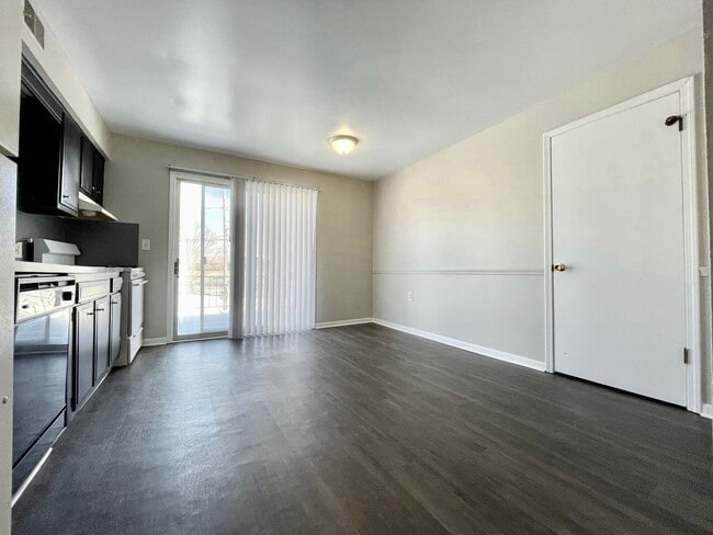 Building Photo - 4245 Oak Park Dr SE