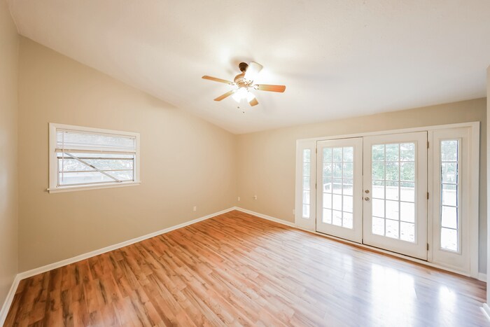 Building Photo - 616 Bellevue St