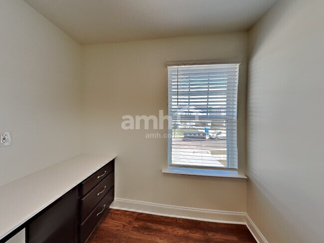 Building Photo - 153 Hazel Pk Dr