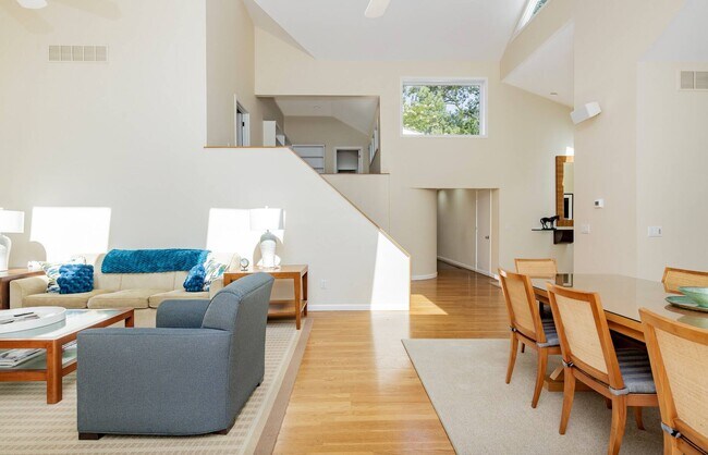 Building Photo - 177 Cove Hollow Rd