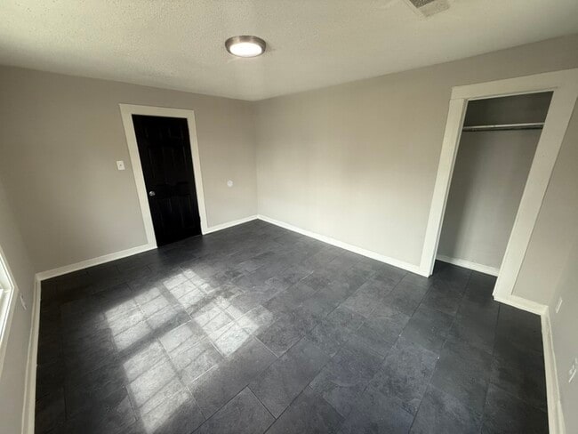 Building Photo - 2626 Whitman Ave