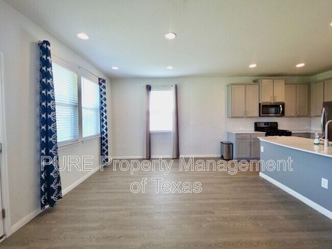 Building Photo - 10400 Alemoor Dr