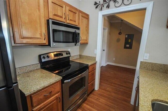 Building Photo - 1918 Honolulu Ln