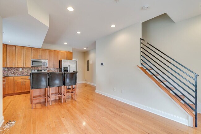 Building Photo - 917 S 18th St