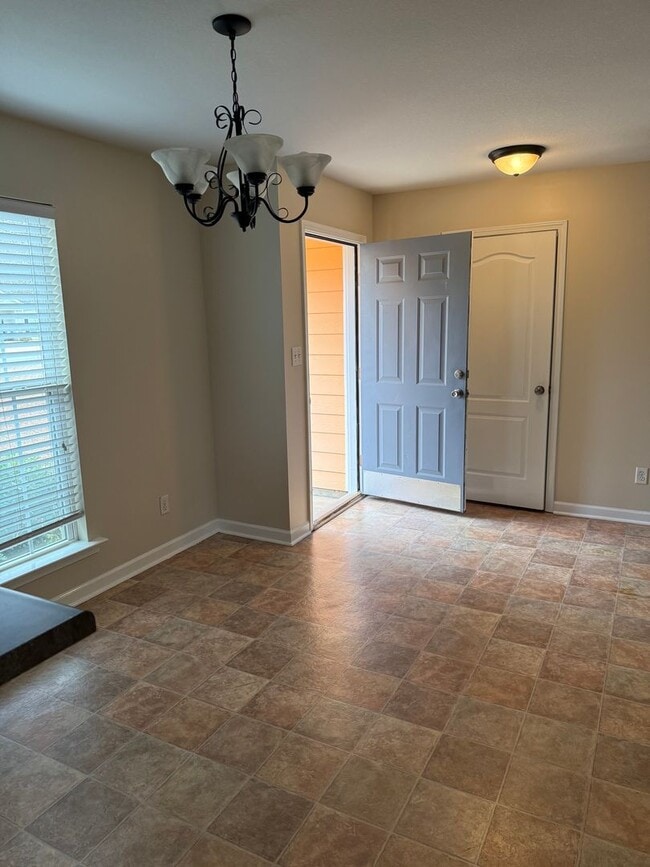 Building Photo - 1240 Ball Park Ave NE