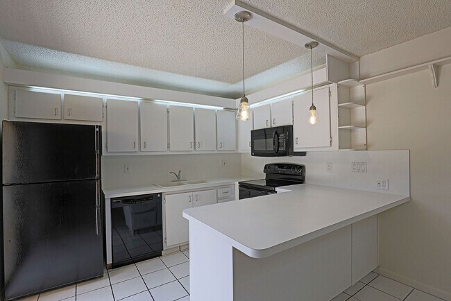 Building Photo - 1556 Park Meadows Dr
