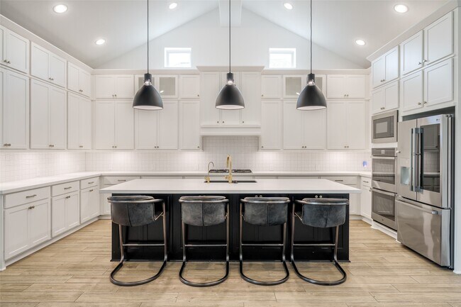 Building Photo - 5439 Farm Hill Way